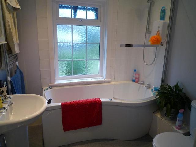  Image of 3 bedroom Flat to rent in West Avenue Worthing BN11 at Worthing, BN11 5LY