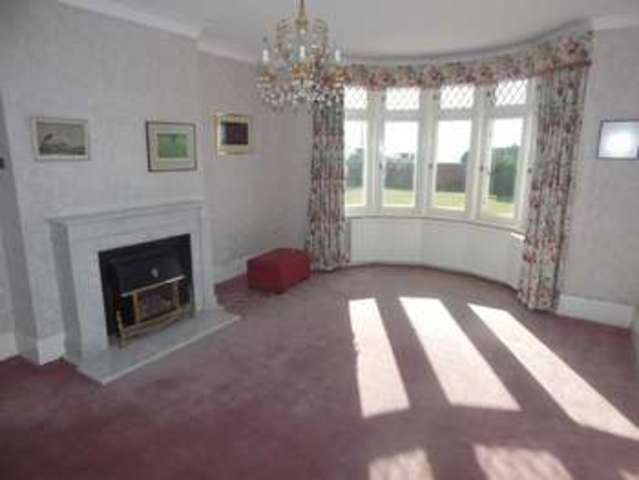  Image of 4 bedroom Detached house for sale in West Drive Porthcawl CF36 at Porthcawl  Porthcawl, CF36 3LT