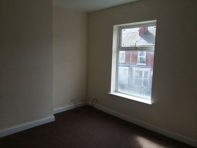  Image of 3 bedroom Terraced house to rent in West End Avenue Doncaster DN5 at West end  Doncaster, DN5 9RG