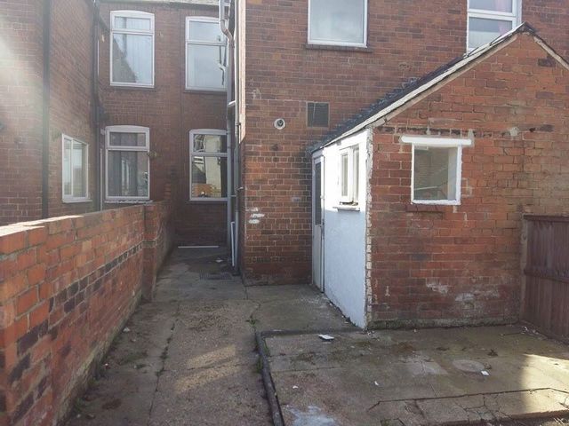  Image of 3 bedroom Terraced house to rent in West End Avenue Doncaster DN5 at West end  Doncaster, DN5 9RG