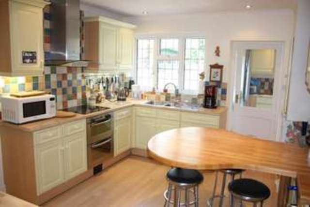  Image of 3 bedroom Chalet for sale in Lower Broad Oak Road West Hill Ottery St. Mary EX11 at West Hill Ottery St Mary Devon, EX11 1XH