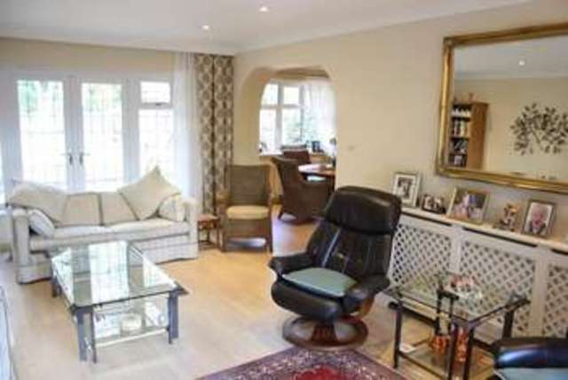  Image of 3 bedroom Chalet for sale in Lower Broad Oak Road West Hill Ottery St. Mary EX11 at West Hill Ottery St Mary Devon, EX11 1XH