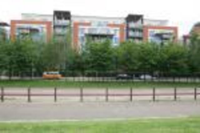  Image of 3 bedroom Flat to rent in West Parkside London SE10 at Greenwich Millennium Village  London, SE10 0RU