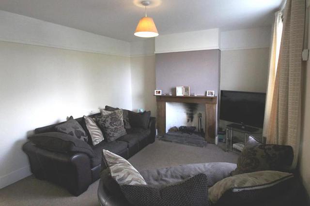  Image of 2 bedroom Detached house to rent in Peeks Brook Lane Horley RH6 at Peeks Brook Lane Burstow Horley, RH6 9ST