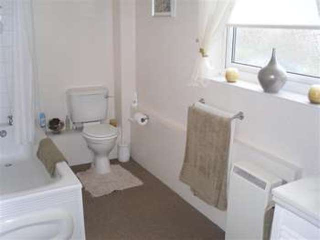  Image of 2 bedroom Flat to rent in Westhouse Grove Kings Heath Birmingham B14 at Westhouse Court (To Let) Kings Heath Birmingham, B14 6PS