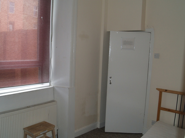  Image of 1 bedroom Flat to rent in Westmoreland Street Glasgow G42 at Govanhill Glasgow Glasgow, G42 8LJ