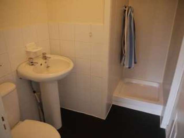 Image of Flat to rent in Weston Grove Road Southampton SO19 at Weston Grove Road  Southampton, SO19 9EL