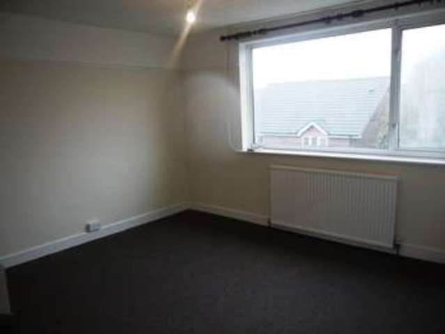  Image of Flat to rent in Weston Grove Road Southampton SO19 at Weston Grove Road  Southampton, SO19 9EL