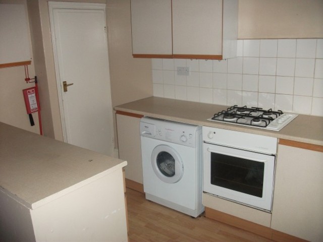  Image of 4 bedroom Terraced house to rent in Wetherby Place Burley Leeds LS4 at Wetherby Place  Leeds, LS4 2JG
