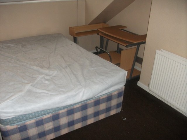  Image of 4 bedroom Terraced house to rent in Wetherby Place Burley Leeds LS4 at Wetherby Place  Leeds, LS4 2JG