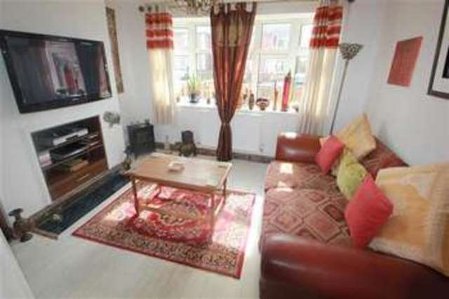  Image of 3 bedroom Semi-Detached house for sale in Whitby Road Ipswich IP4 at Ipswich, IP4 4AE