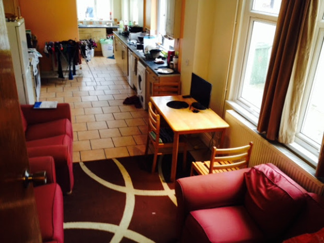  Image of 8 bedroom Terraced house to rent in Whitchurch Road Heath Cardiff CF14 at Whitchurch Road  Cardiff, CF14 3NE
