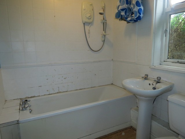  Image of 3 bedroom Semi-Detached house for sale in White Hart Lane Portchester Fareham PO16 at White Hart Lane  Fareham, PO16 9BA