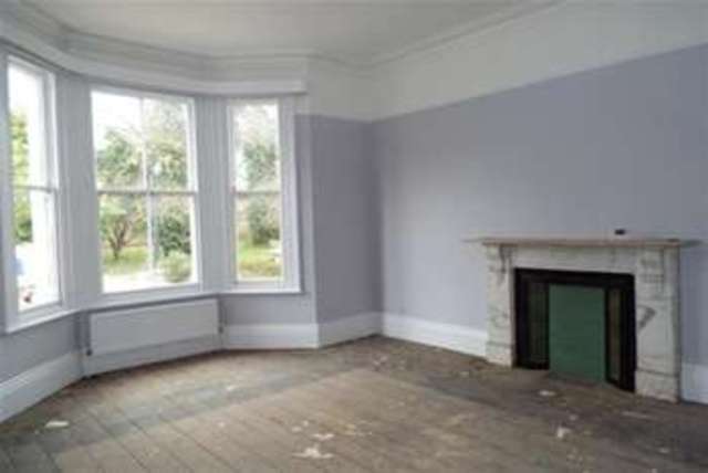  Image of 6 bedroom Detached house to rent in Willes Terrace Leamington Spa CV31 at Leamington Spa, CV31 1DL