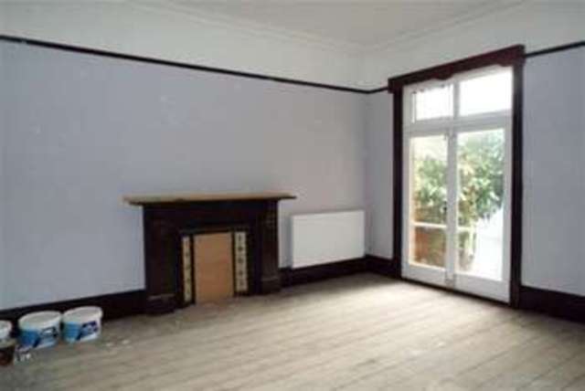  Image of 6 bedroom Detached house to rent in Willes Terrace Leamington Spa CV31 at Leamington Spa, CV31 1DL