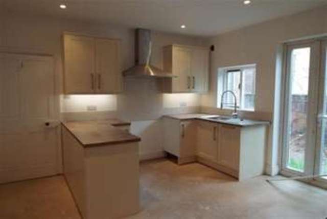  Image of 6 bedroom Detached house to rent in Willes Terrace Leamington Spa CV31 at Leamington Spa, CV31 1DL