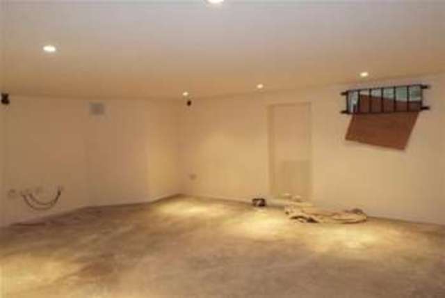  Image of 6 bedroom Detached house to rent in Willes Terrace Leamington Spa CV31 at Leamington Spa, CV31 1DL