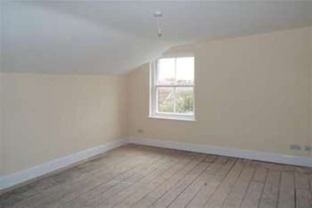  Image of 6 bedroom Detached house to rent in Willes Terrace Leamington Spa CV31 at Leamington Spa, CV31 1DL