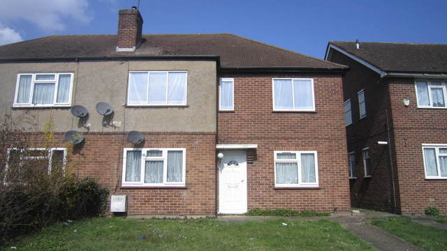  Image of 2 bedroom Maisonette for sale in Willow Tree Lane Yeading Hayes UB4 at Middlesex  Hayes, UB4 9BD