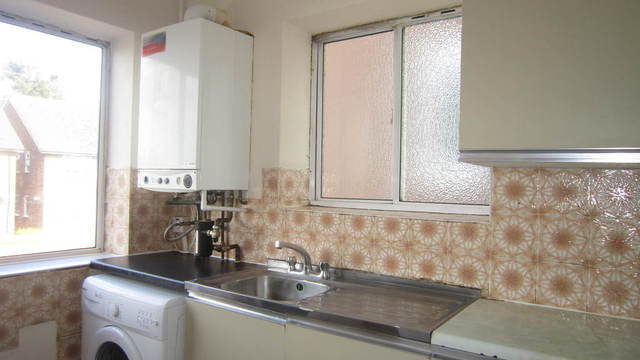  Image of 2 bedroom Maisonette for sale in Willow Tree Lane Yeading Hayes UB4 at Middlesex  Hayes, UB4 9BD