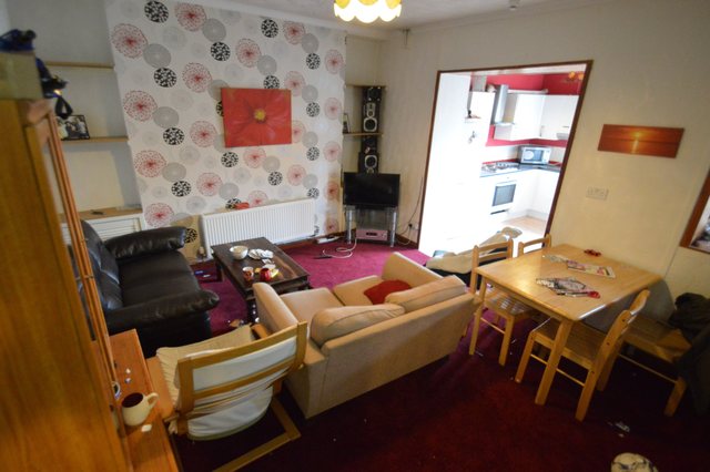  Image of 5 bedroom House Share to rent in Wood Road Treforest Pontypridd CF37 at Treforest  Glyntaff, CF37 1RG