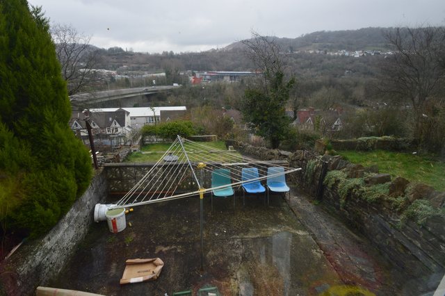  Image of 5 bedroom House Share to rent in Wood Road Treforest Pontypridd CF37 at Treforest  Glyntaff, CF37 1RG