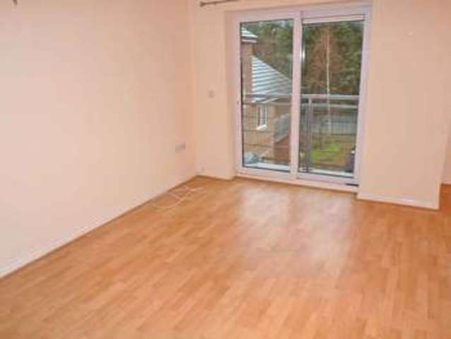  Image of 2 bedroom Flat to rent in Woodeson Lea Rodley Leeds LS13 at Woodeson Lea Rodley Leeds, LS13 1RJ