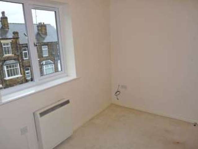  Image of 2 bedroom Flat to rent in Woodeson Lea Rodley Leeds LS13 at Woodeson Lea Rodley Leeds, LS13 1RJ
