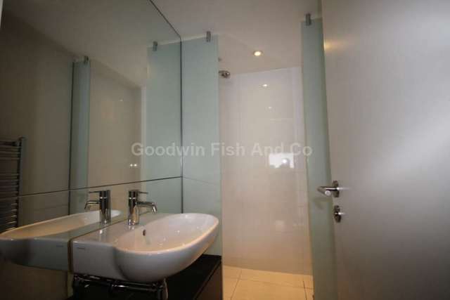  Image of 2 bedroom Apartment to rent in Woodfield Road Broadheath Altrincham WA14 at Woodfield Road  Altrincham, WA14 4RR