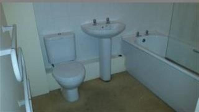  Image of 2 bedroom Flat to rent in Woodsome Park Woolton Liverpool L25 at Woolton  Liverpool, L25 5HA