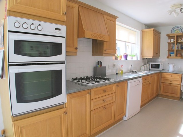  Image of 4 bedroom Bungalow for sale in Wootton Road Lee-on-the-Solent PO13 at Wootton Road  Lee-On-The-Solent, PO13 9HB