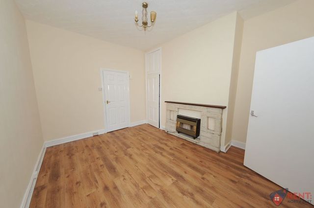  Image of 3 bedroom Flat to rent in Wordsworth Street Gateshead NE8 at Wordsworth Street Felling Gateshead, NE8 3HE