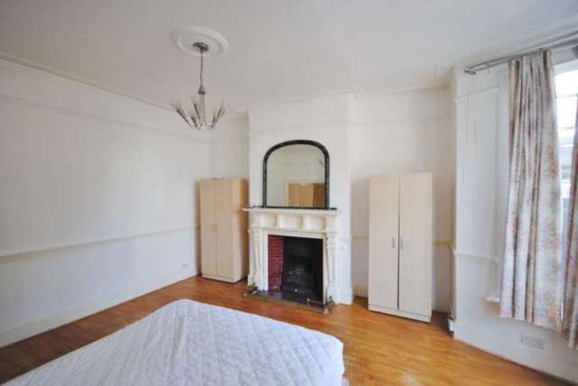  Image of 2 bedroom Flat for sale in Wormholt Road London W12 at Wormholt Road Shepherds Bush London, W12 0LS