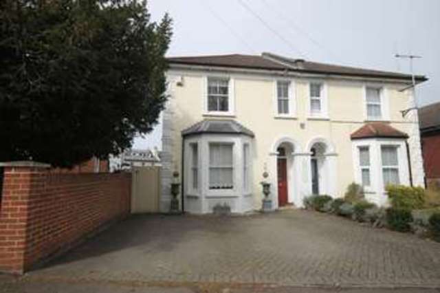  Image of 3 bedroom Semi-Detached house to rent in Worple Road Epsom KT18 at Worple Road  Epsom, KT18 5EL