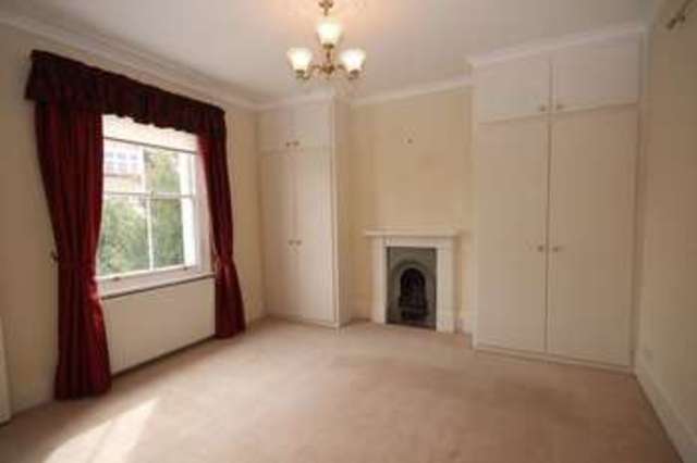  Image of 3 bedroom Semi-Detached house to rent in Worple Road Epsom KT18 at Worple Road  Epsom, KT18 5EL