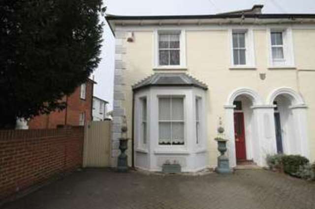  Image of 3 bedroom Semi-Detached house to rent in Worple Road Epsom KT18 at Worple Road  Epsom, KT18 5EL