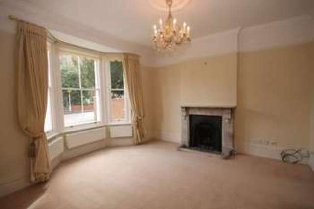  Image of 3 bedroom Semi-Detached house to rent in Worple Road Epsom KT18 at Worple Road  Epsom, KT18 5EL