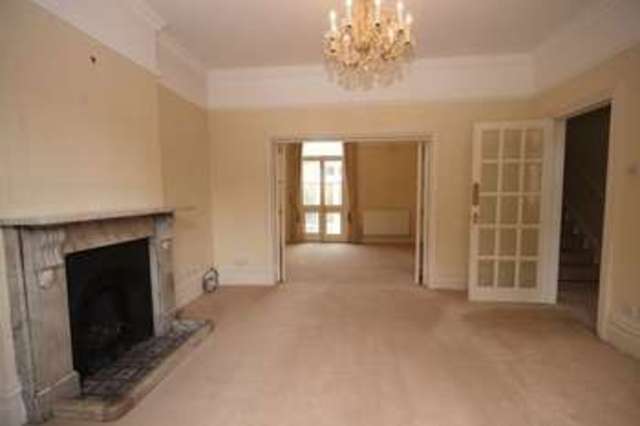  Image of 3 bedroom Semi-Detached house to rent in Worple Road Epsom KT18 at Worple Road  Epsom, KT18 5EL