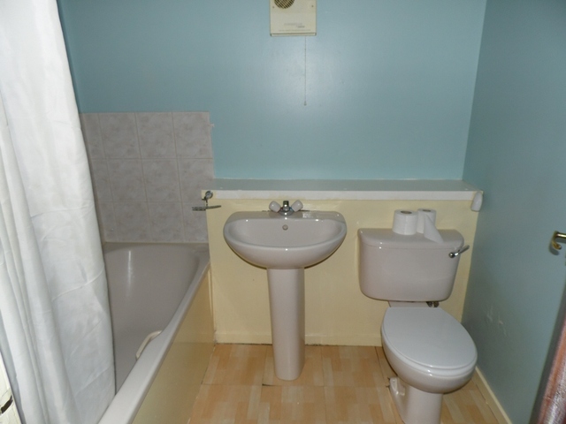  Image of 2 bedroom Detached house to rent in Wraes View Barrhead Glasgow G78 at Barrhead East Renfrewshire East Renfrewshire, G78 1UL