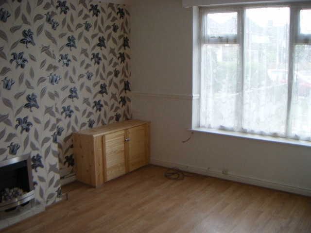  Image of 3 bedroom Detached house to rent in Wychbold Crescent Birmingham B33 at Wychbold Cresent Kitts Green Birmingham, B33 9TD