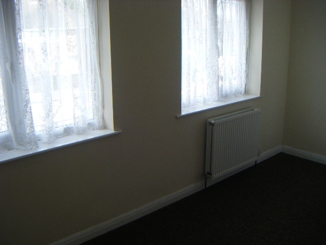  Image of 3 bedroom Detached house to rent in Wychbold Crescent Birmingham B33 at Wychbold Cresent Kitts Green Birmingham, B33 9TD