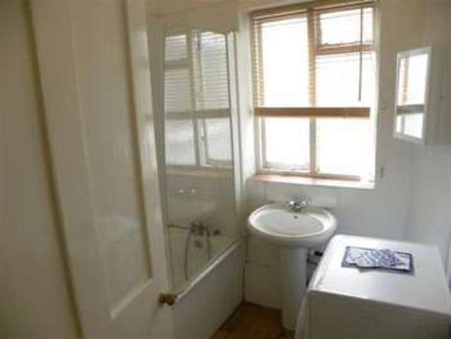  Image of 1 bedroom Flat to rent in York Road Edgbaston Birmingham B16 at York Road Edgbaston Birmingham, B16 9HY