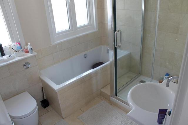  Image of 5 bedroom Detached house to rent in York Road Woking GU22 at Woking, GU22 7XR