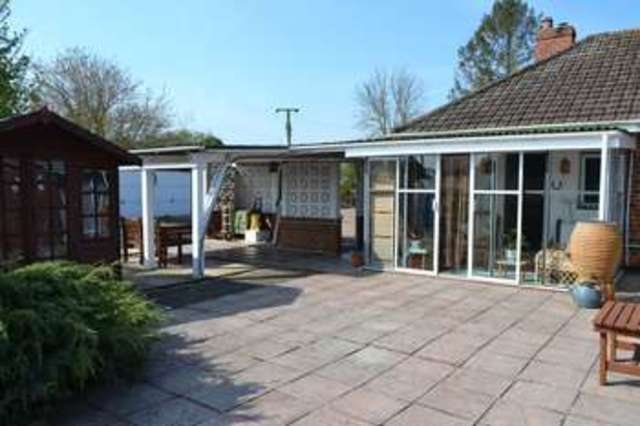  Image of 3 bedroom Detached house for sale in Westrum Lane Brigg DN20 at Westrum Lane  Brigg, DN20 9EY