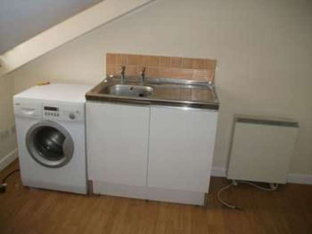  Image of 1 bedroom Flat to rent in Cedar Road Leicester LE2 at Cedar Road  Leicester, LE2 1FF