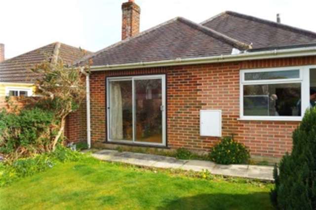  Image of 3 bedroom Bungalow to rent in Edifred Road Bournemouth BH9 at Bournemouth, BH9 3PB