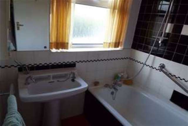  Image of 3 bedroom Bungalow to rent in Edifred Road Bournemouth BH9 at Bournemouth, BH9 3PB