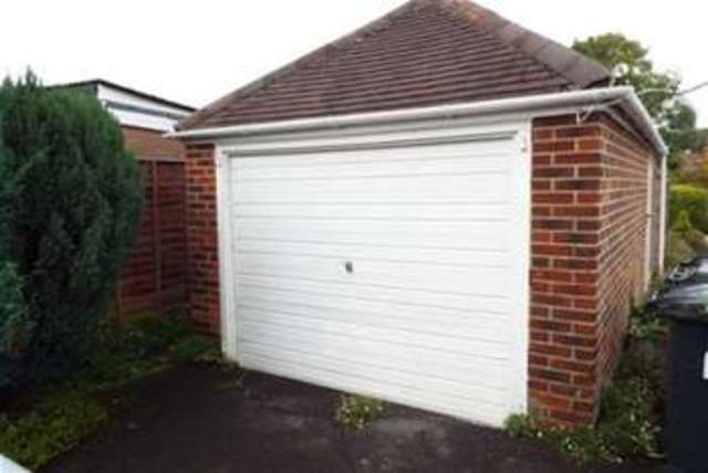  Image of 3 bedroom Bungalow to rent in Edifred Road Bournemouth BH9 at Bournemouth, BH9 3PB