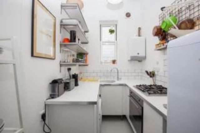  Image of 1 bedroom Flat for sale in Clandon Road Guildford GU1 at 23 Clandon Road Guildford Guildford, GU1 2DR