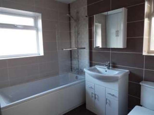  Image of 3 bedroom Property to rent in Chandos Road Prestwich Manchester M25 at Chandos Road Prestwich Prestwich, M25 9WW
